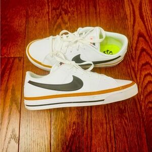 Nike Women’s Court Legacy Shoes. Size 9.5.